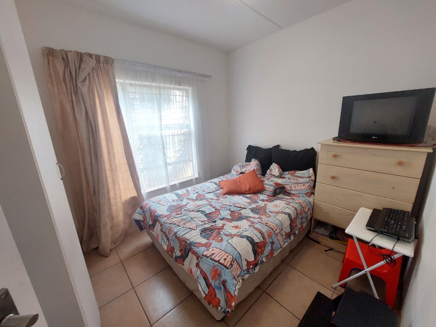 2 Bedroom Property for Sale in Weltevreden Park Gauteng