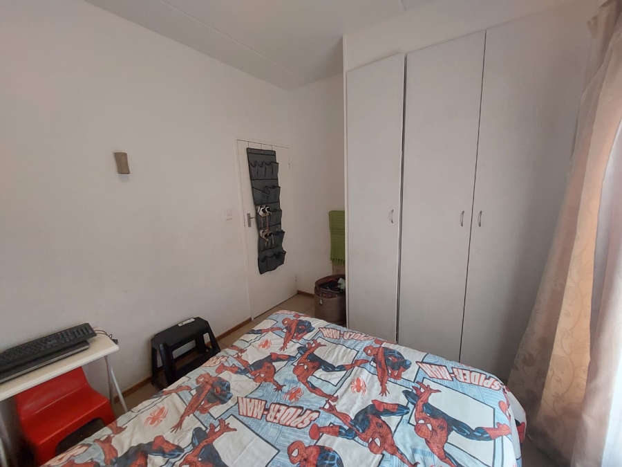 2 Bedroom Property for Sale in Weltevreden Park Gauteng