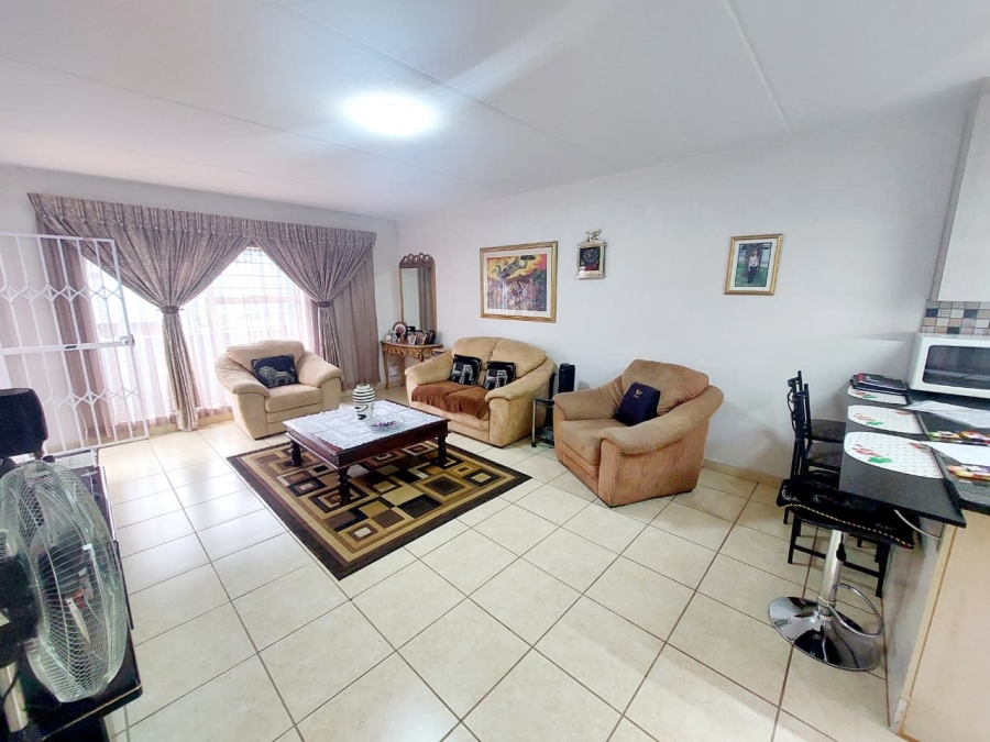 2 Bedroom Property for Sale in Weltevreden Park Gauteng