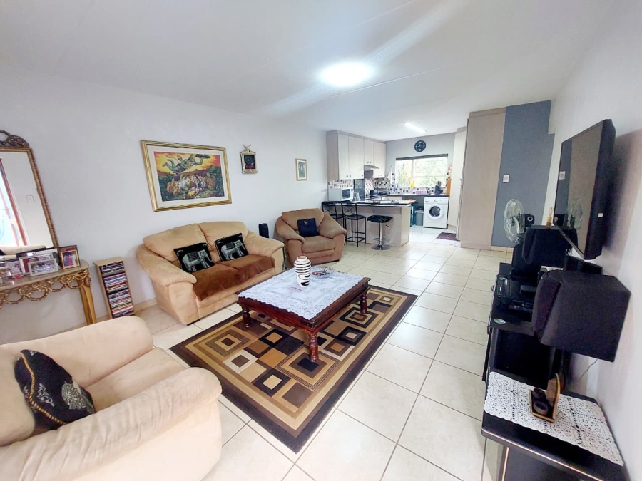 2 Bedroom Property for Sale in Weltevreden Park Gauteng