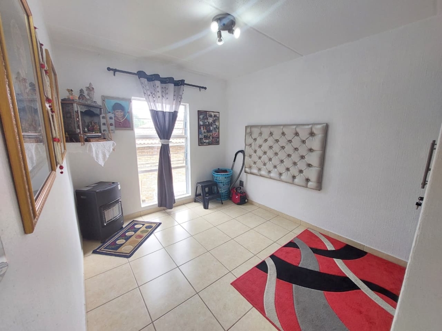 2 Bedroom Property for Sale in Weltevreden Park Gauteng