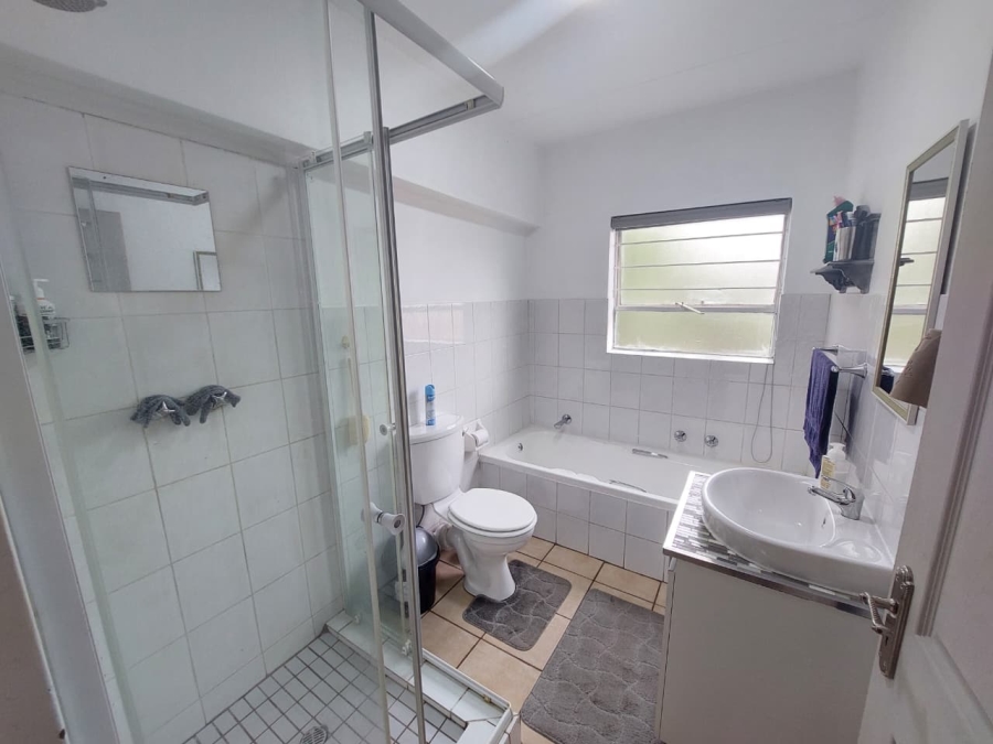 2 Bedroom Property for Sale in Weltevreden Park Gauteng