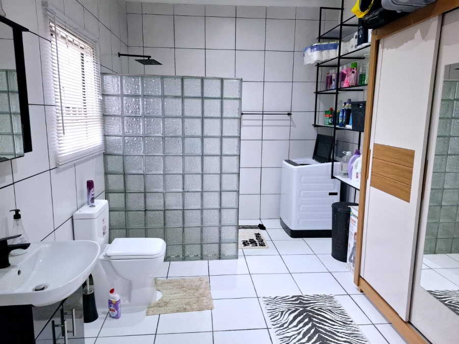 3 Bedroom Property for Sale in Hillshaven Gauteng