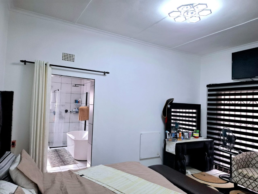 3 Bedroom Property for Sale in Hillshaven Gauteng