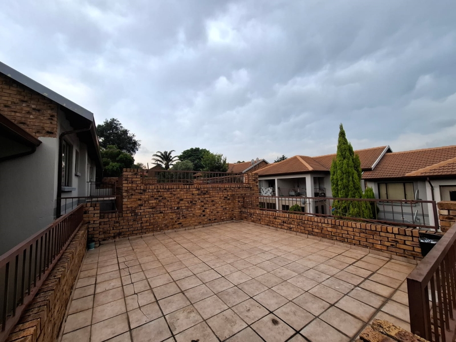 To Let 2 Bedroom Property for Rent in Wilgeheuwel Gauteng