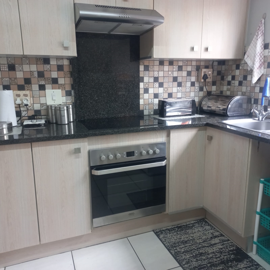 2 Bedroom Property for Sale in Weltevreden Park Gauteng