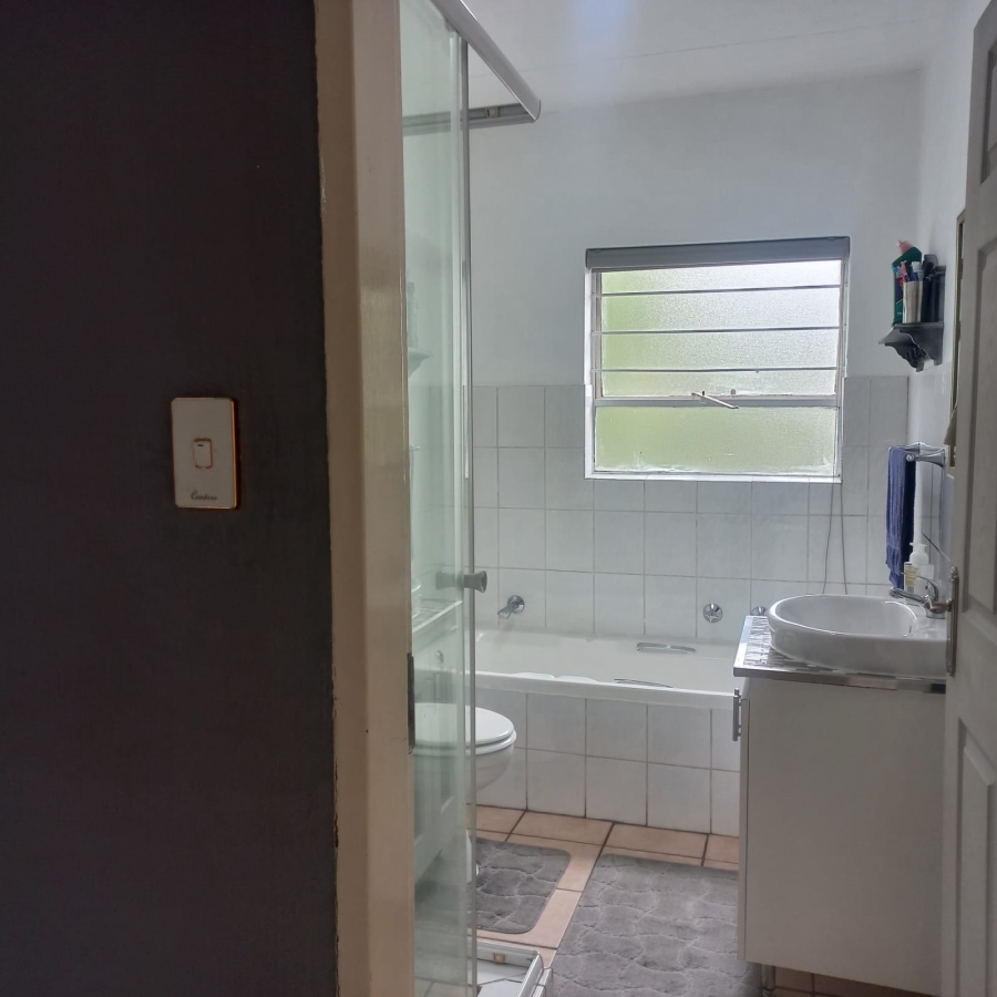 2 Bedroom Property for Sale in Weltevreden Park Gauteng