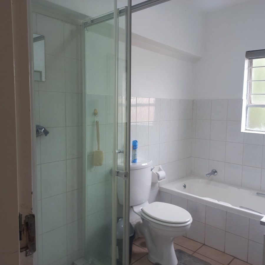 2 Bedroom Property for Sale in Weltevreden Park Gauteng