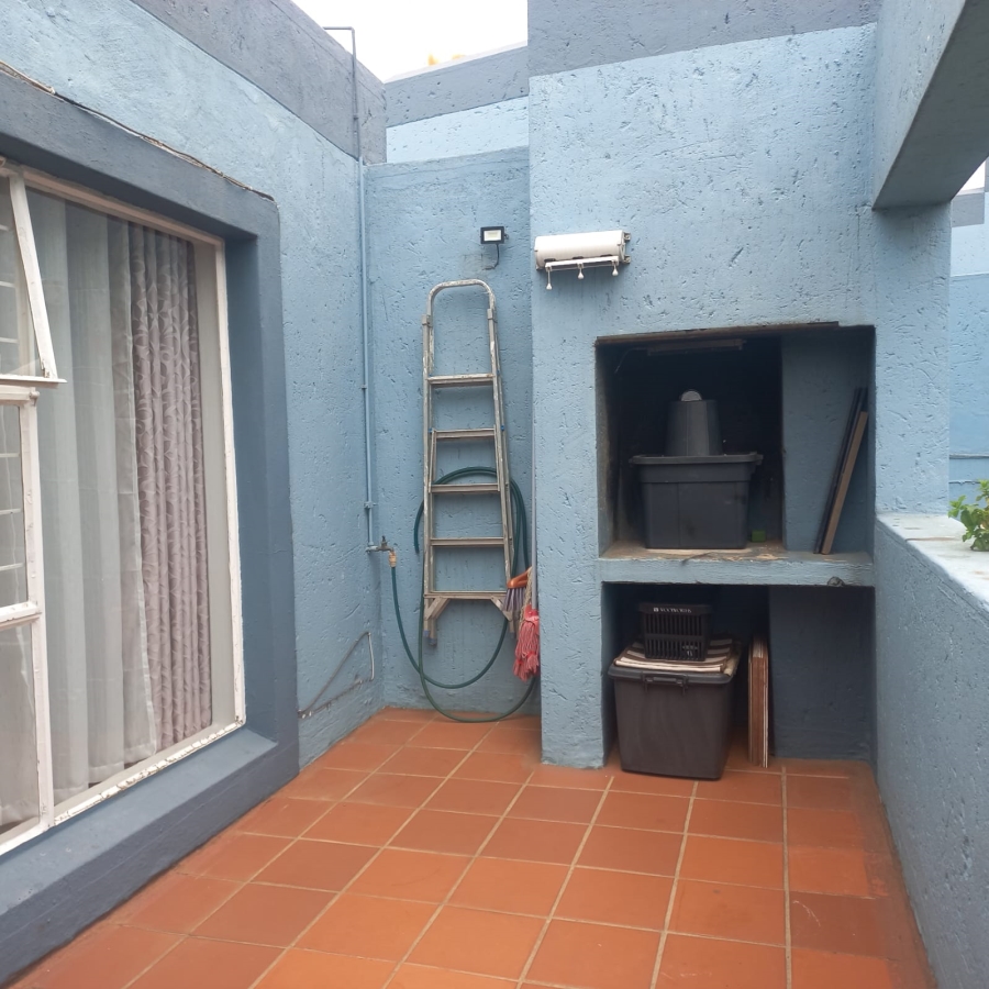 2 Bedroom Property for Sale in Weltevreden Park Gauteng