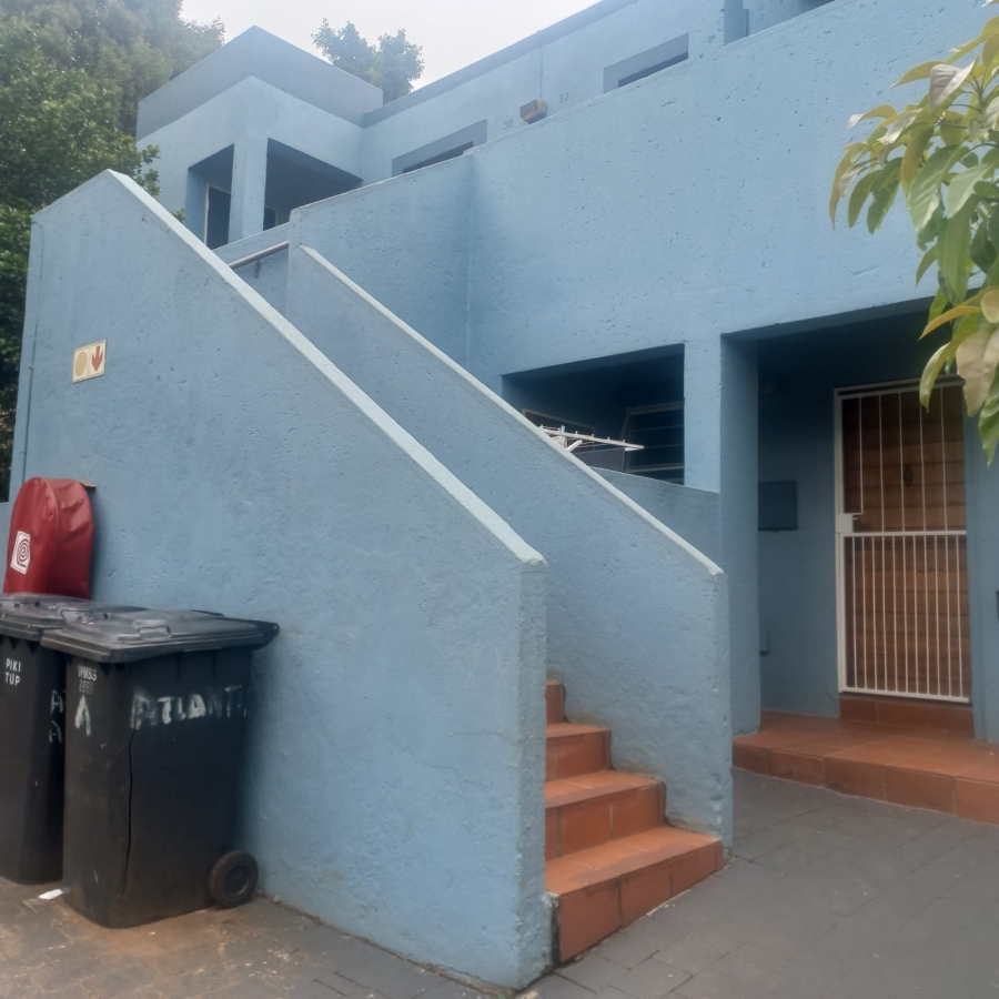 2 Bedroom Property for Sale in Weltevreden Park Gauteng