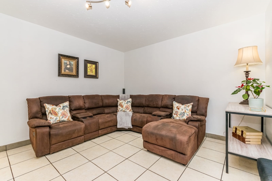 To Let 3 Bedroom Property for Rent in Florida Park Gauteng