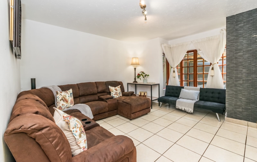 To Let 3 Bedroom Property for Rent in Florida Park Gauteng