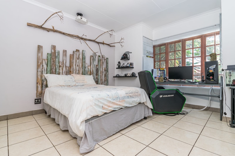 To Let 3 Bedroom Property for Rent in Florida Park Gauteng