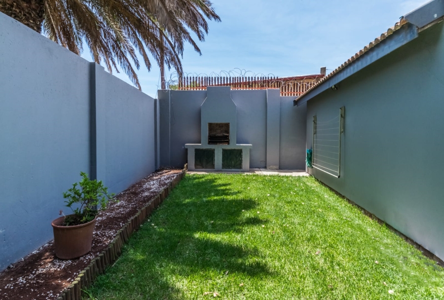 To Let 3 Bedroom Property for Rent in Florida Park Gauteng