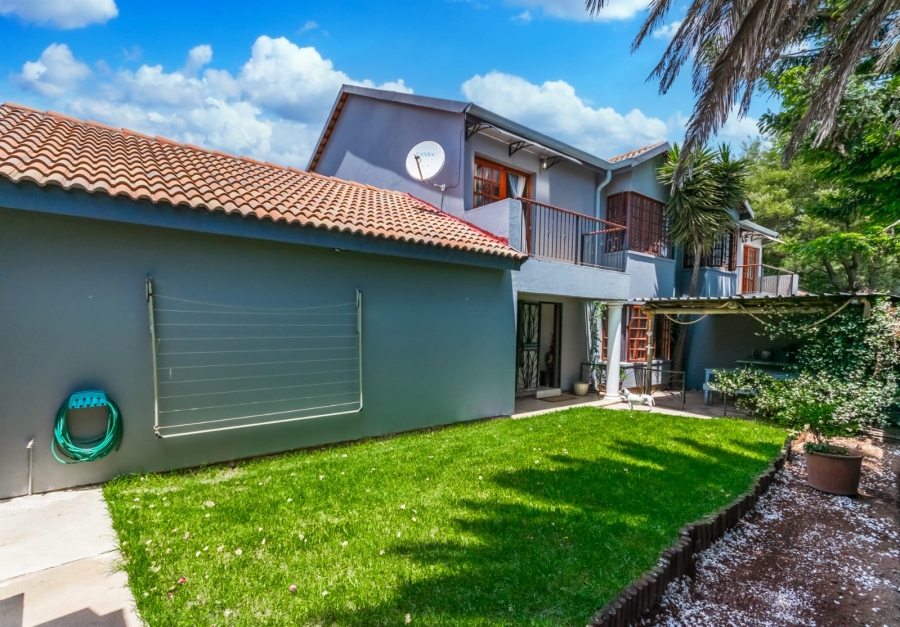 To Let 3 Bedroom Property for Rent in Florida Park Gauteng