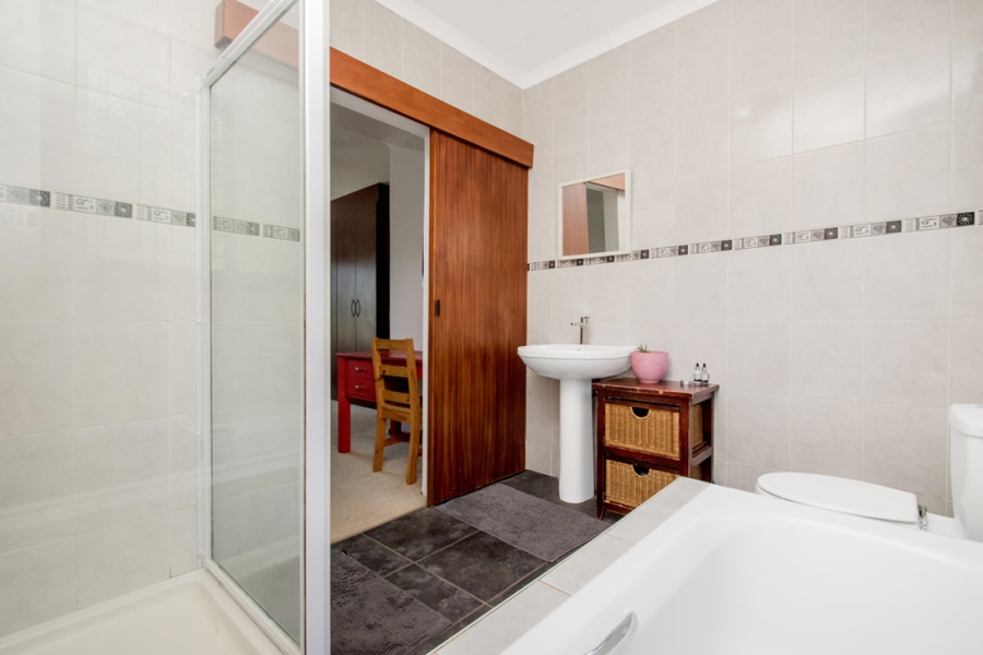 4 Bedroom Property for Sale in Berario Gauteng