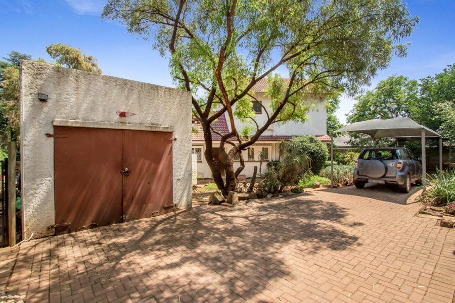 4 Bedroom Property for Sale in Berario Gauteng