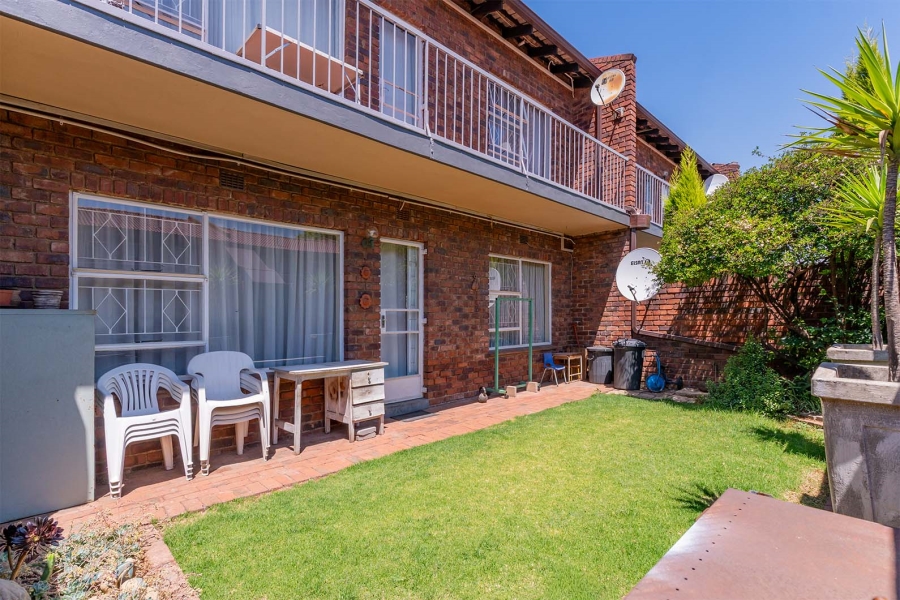 2 Bedroom Property for Sale in Dayanglen Gauteng