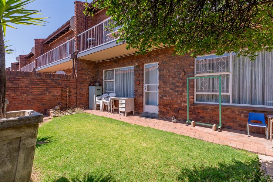 2 Bedroom Property for Sale in Dayanglen Gauteng