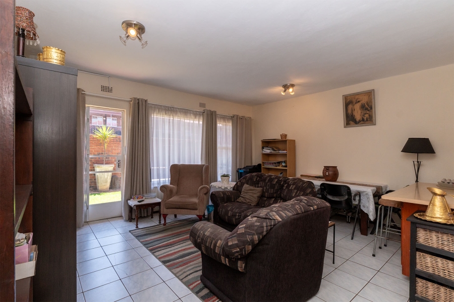 2 Bedroom Property for Sale in Dayanglen Gauteng