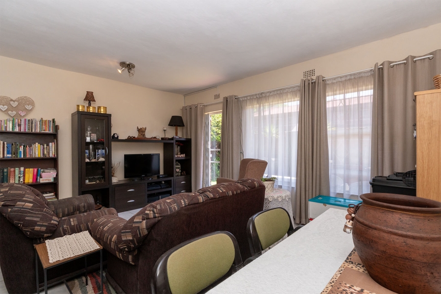 2 Bedroom Property for Sale in Dayanglen Gauteng