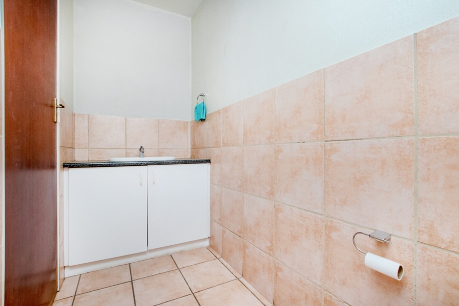 2 Bedroom Property for Sale in Willowbrook Gauteng