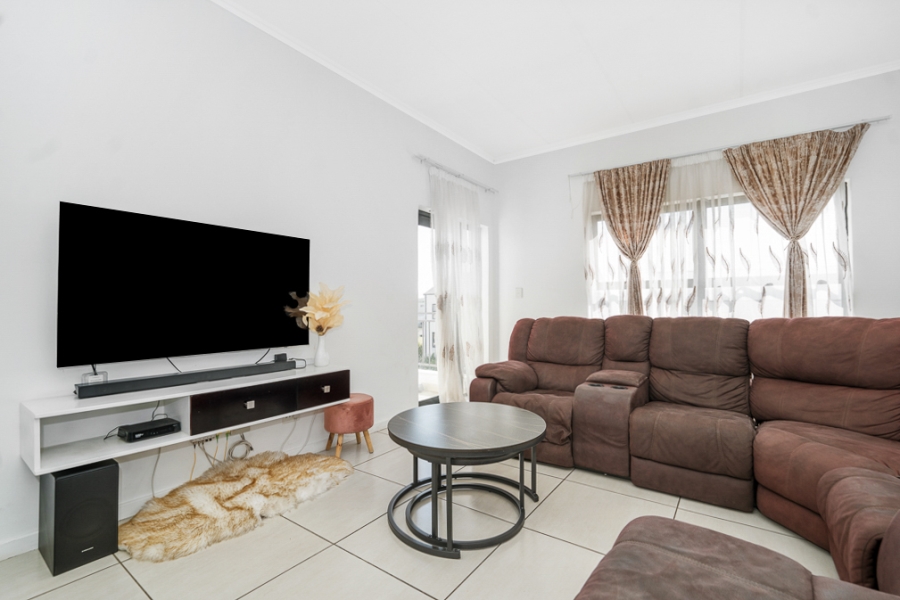 2 Bedroom Property for Sale in Greenstone Hill Gauteng