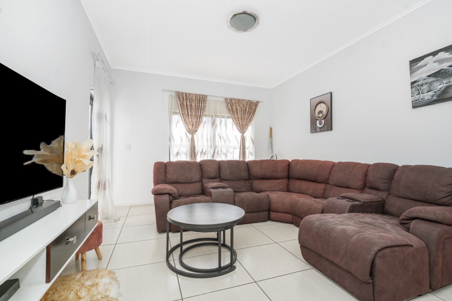 2 Bedroom Property for Sale in Greenstone Hill Gauteng