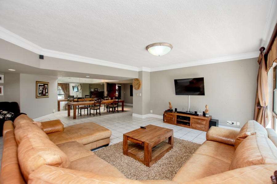 4 Bedroom Property for Sale in Sonneveld Gauteng