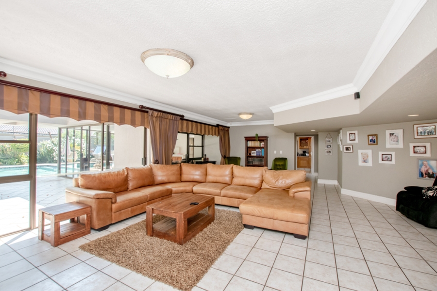 4 Bedroom Property for Sale in Sonneveld Gauteng