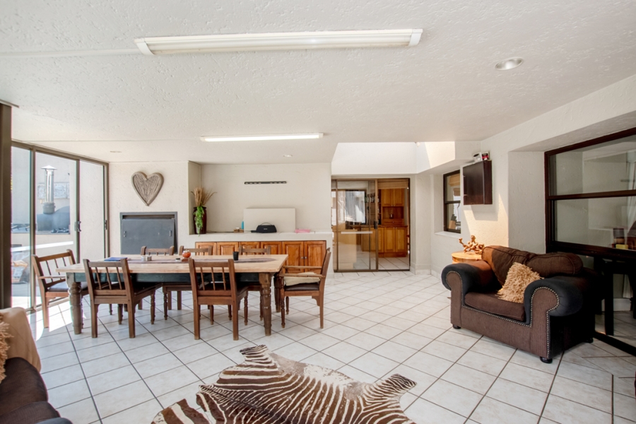 4 Bedroom Property for Sale in Sonneveld Gauteng