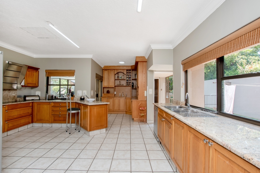 4 Bedroom Property for Sale in Sonneveld Gauteng