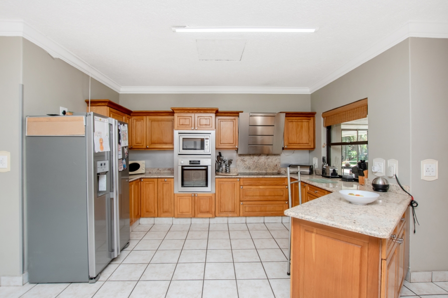 4 Bedroom Property for Sale in Sonneveld Gauteng