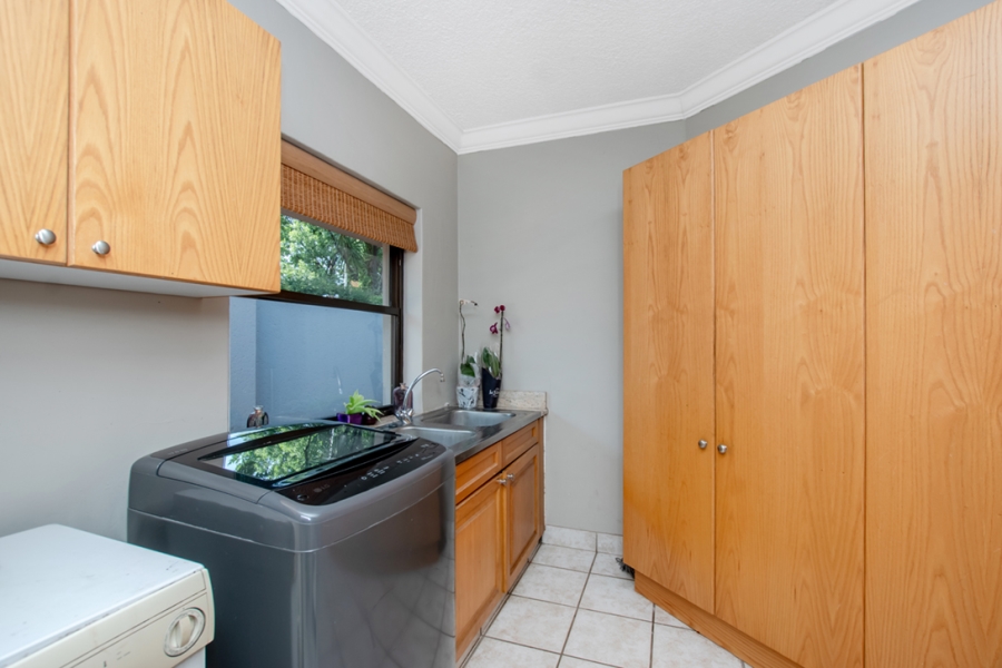 4 Bedroom Property for Sale in Sonneveld Gauteng