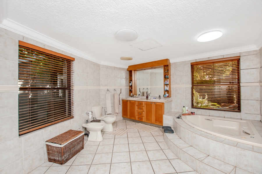 4 Bedroom Property for Sale in Sonneveld Gauteng