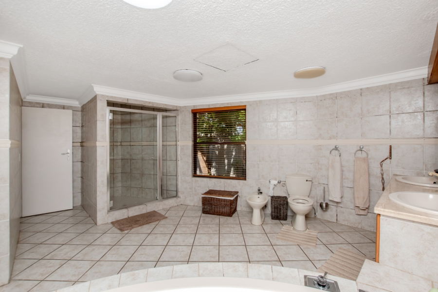 4 Bedroom Property for Sale in Sonneveld Gauteng