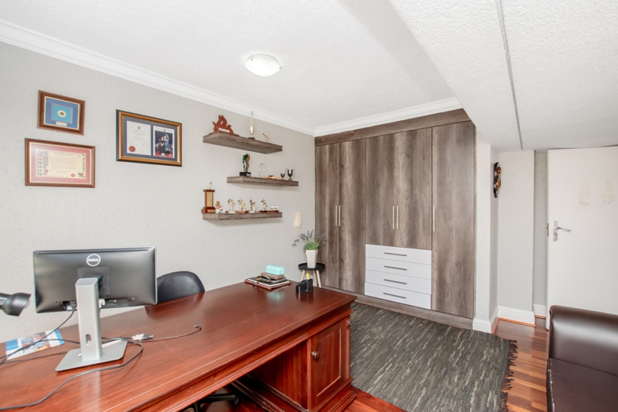 4 Bedroom Property for Sale in Sonneveld Gauteng