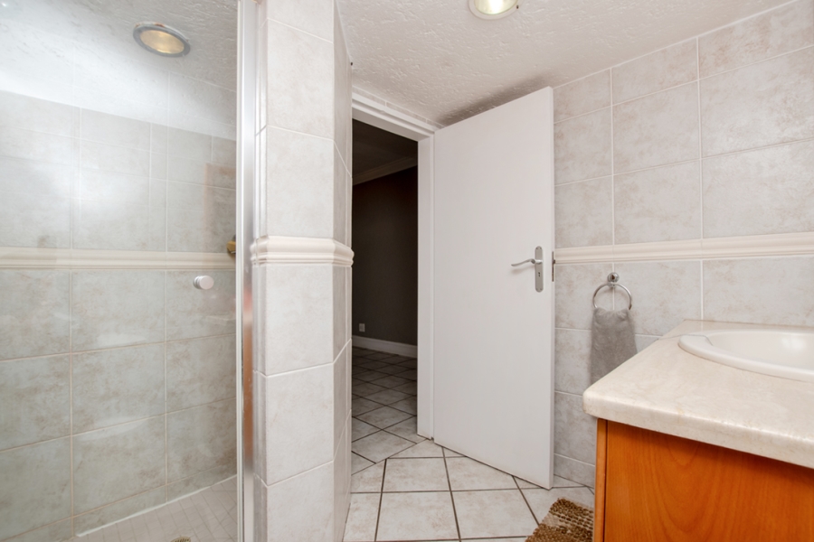 4 Bedroom Property for Sale in Sonneveld Gauteng