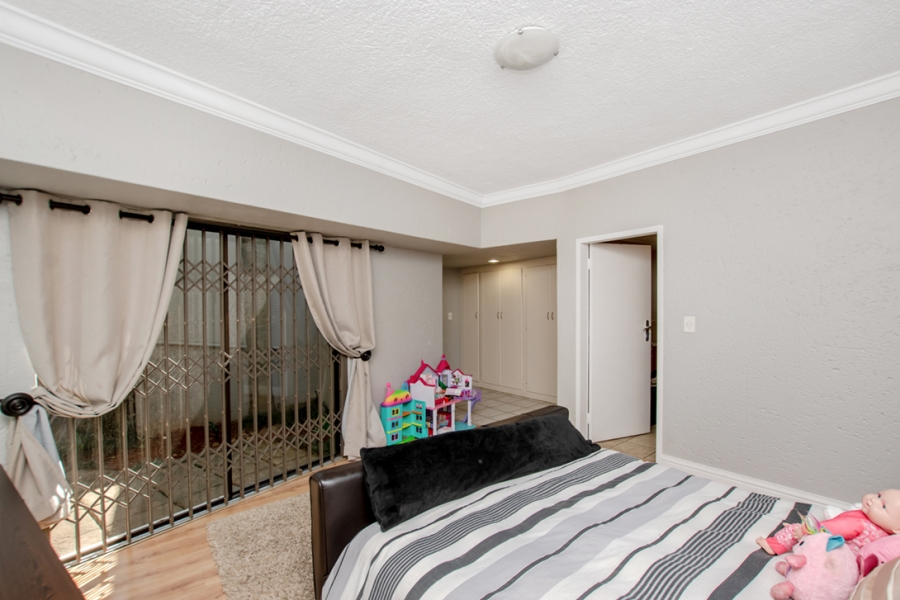 4 Bedroom Property for Sale in Sonneveld Gauteng