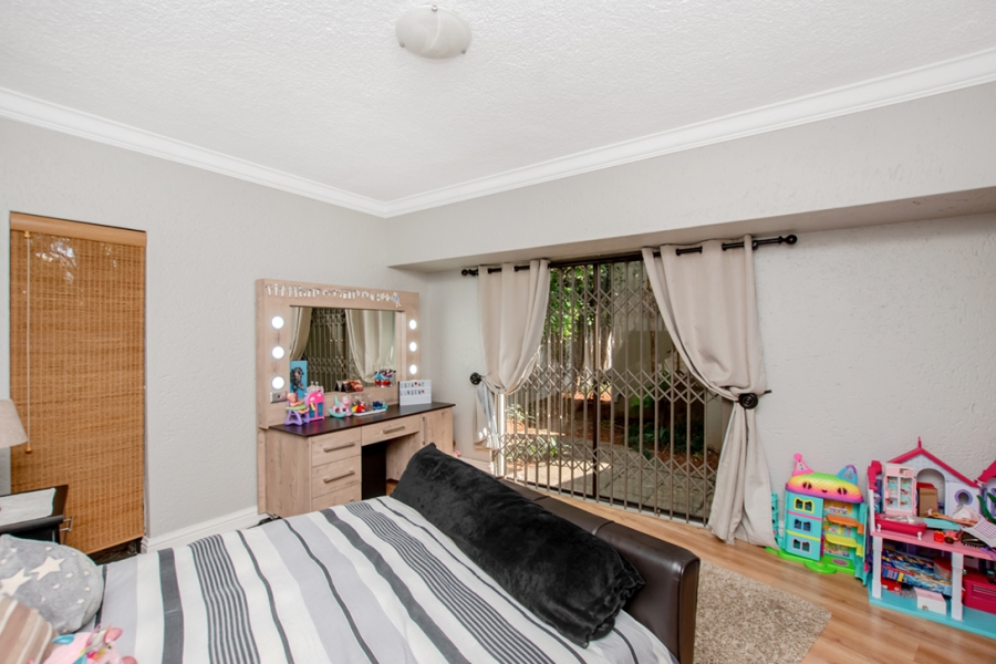 4 Bedroom Property for Sale in Sonneveld Gauteng