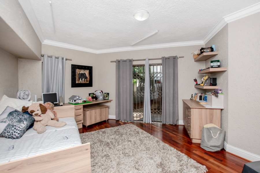 4 Bedroom Property for Sale in Sonneveld Gauteng