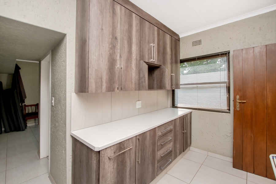 4 Bedroom Property for Sale in Sonneveld Gauteng