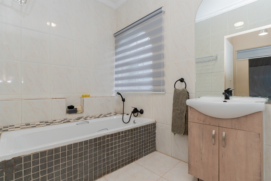 4 Bedroom Property for Sale in Atlasville Gauteng