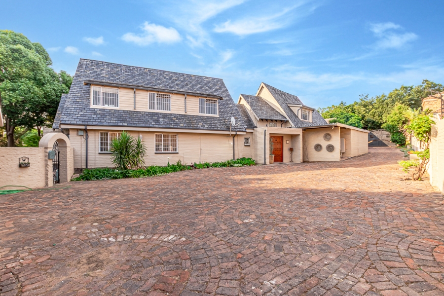 5 Bedroom Property for Sale in Radiokop Gauteng