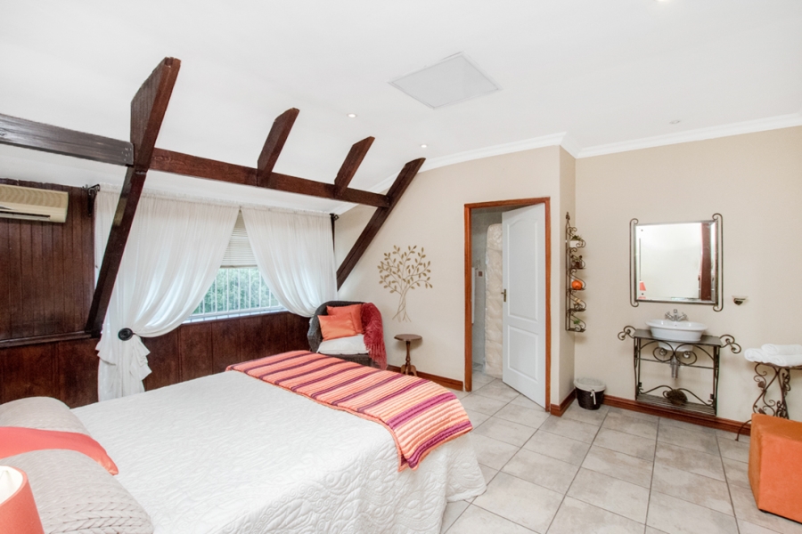 5 Bedroom Property for Sale in Radiokop Gauteng