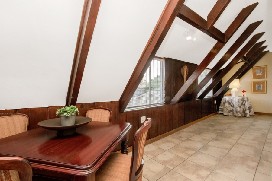 5 Bedroom Property for Sale in Radiokop Gauteng