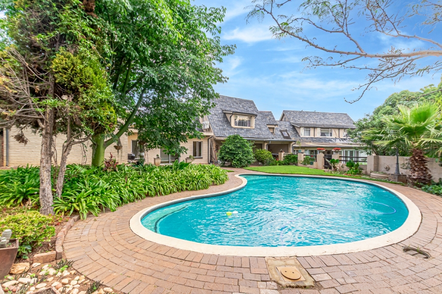 5 Bedroom Property for Sale in Radiokop Gauteng