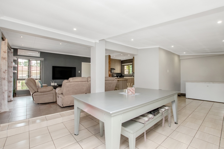 2 Bedroom Property for Sale in Halfway Gardens Gauteng