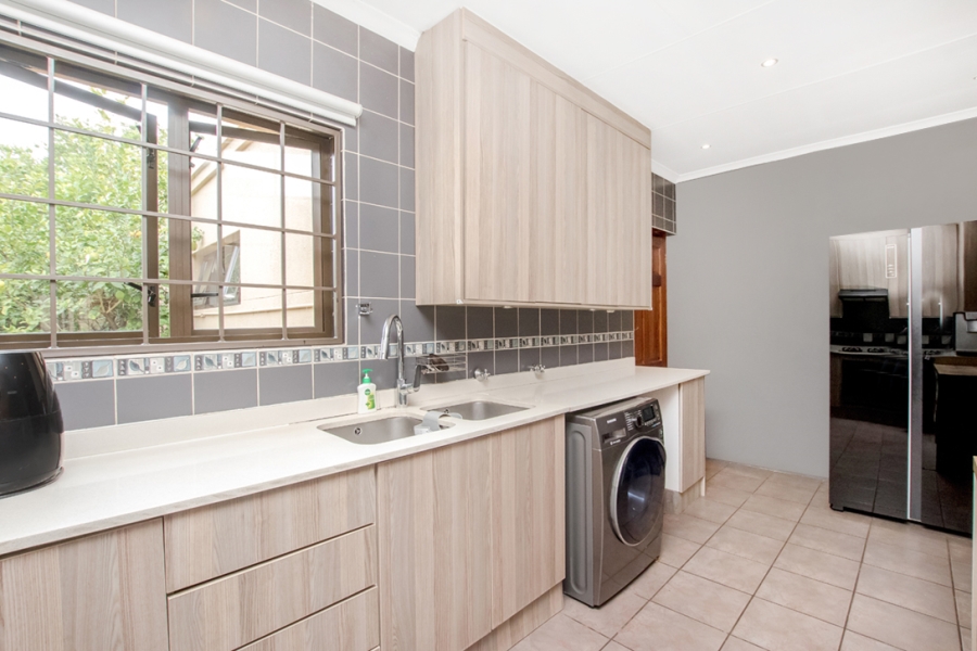 2 Bedroom Property for Sale in Halfway Gardens Gauteng