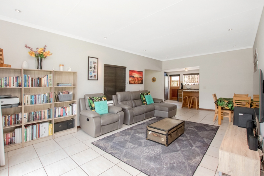 3 Bedroom Property for Sale in Magaliessig Gauteng